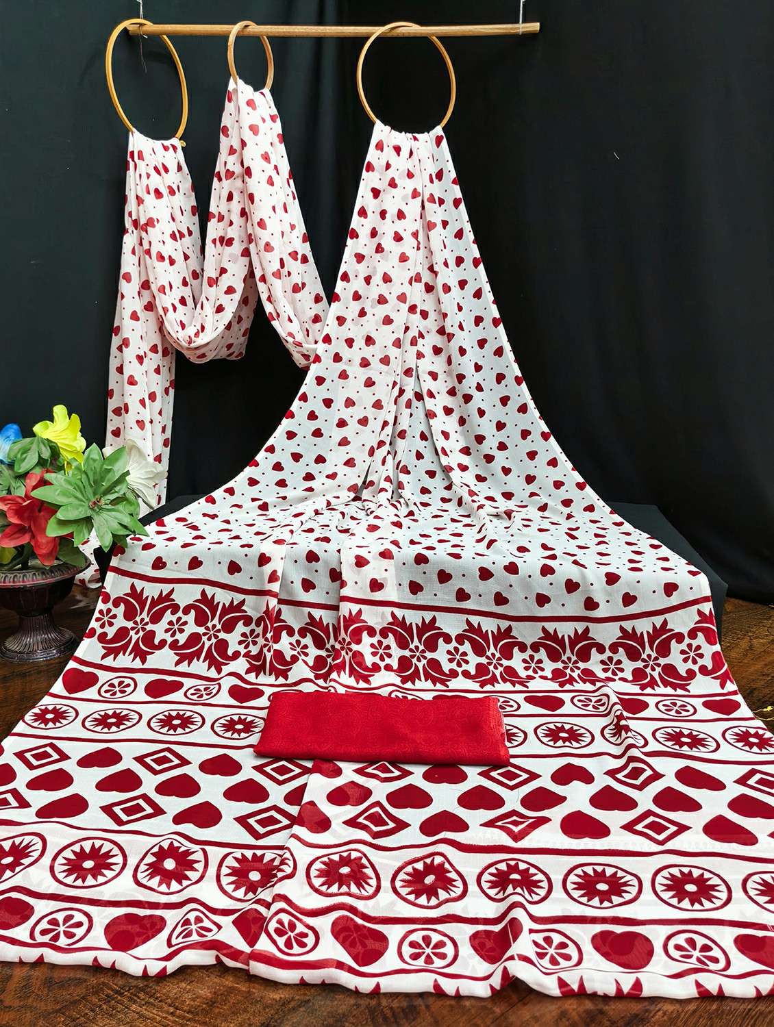 women printed casual wear saree with blouse - 22384393 -  Standard Image - 2