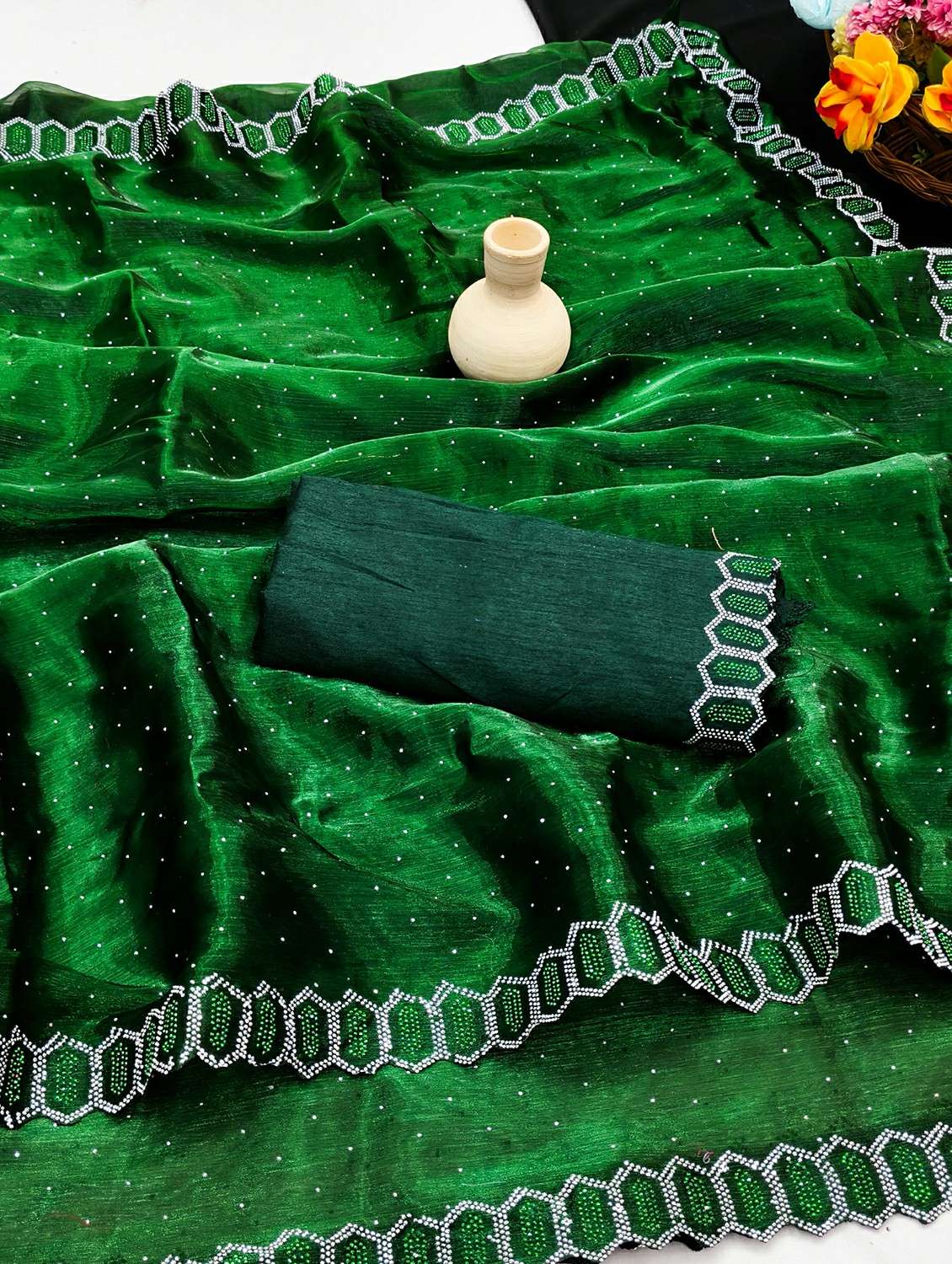 women solid with work embellished saree with blouse - 22384423 -  Standard Image - 2