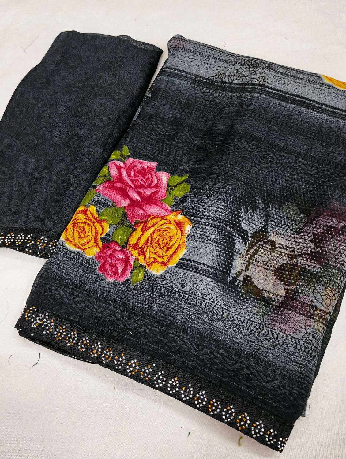 women printed casual wear saree with blouse - 22384450 -  Standard Image - 2