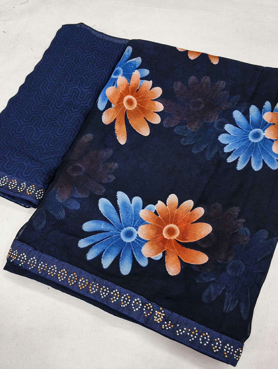 women printed casual wear saree with blouse - 22384493 -  Standard Image - 2