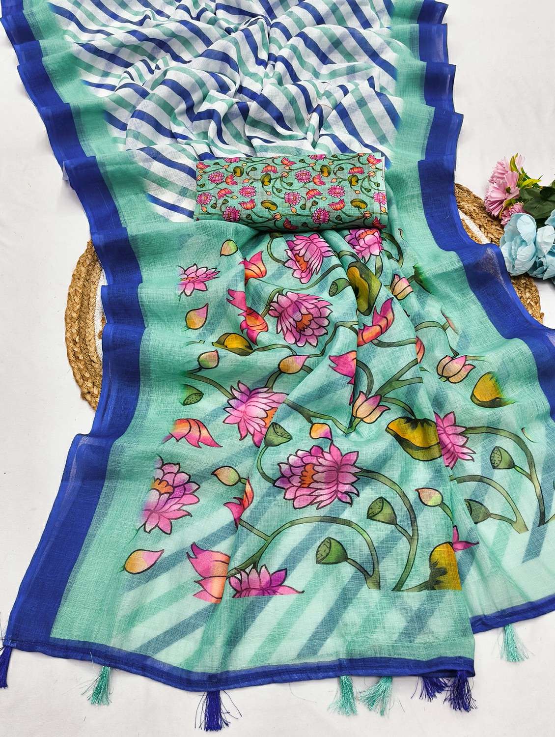 women printed casual wear saree with blouse