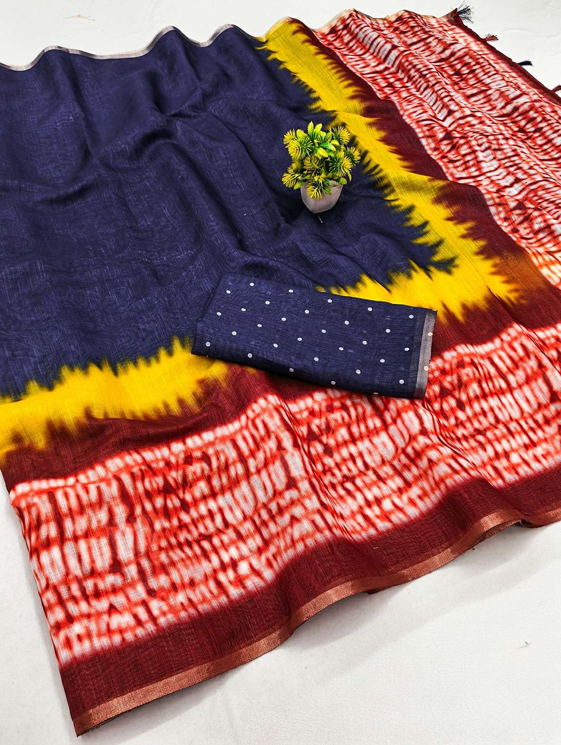 women printed casual wear saree with blouse - 22384519 -  Standard Image - 2