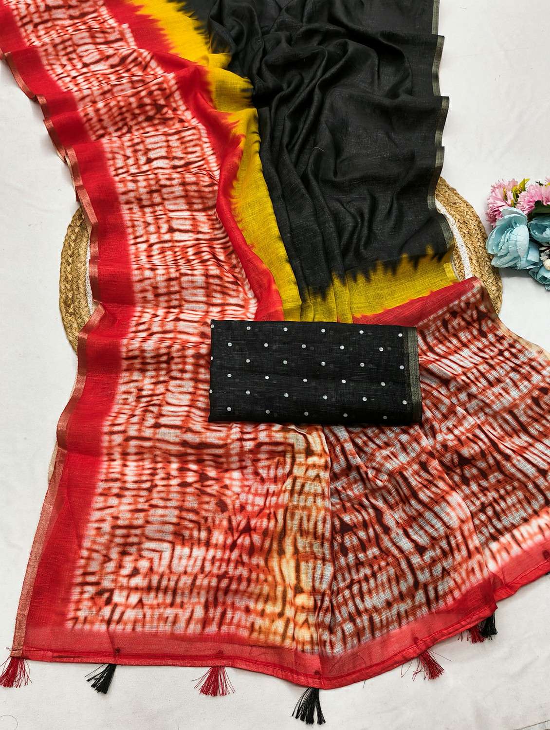 women printed casual wear saree with blouse - 22384522 -  Standard Image - 2