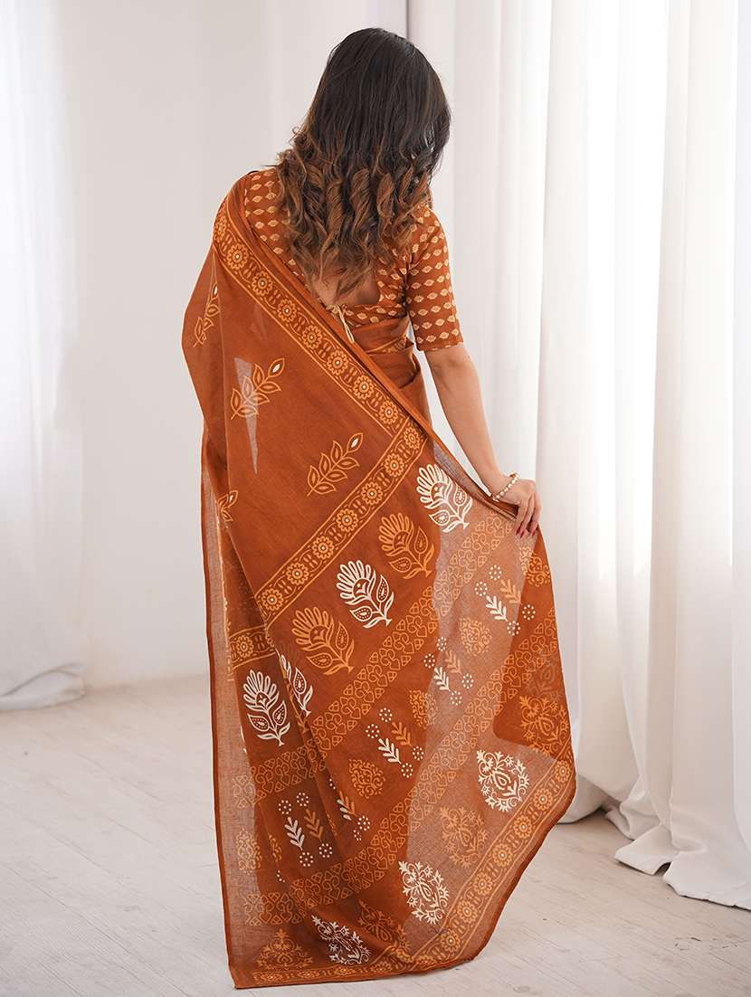 women printed casual wear saree with blouse - 22385478 -  Standard Image - 2
