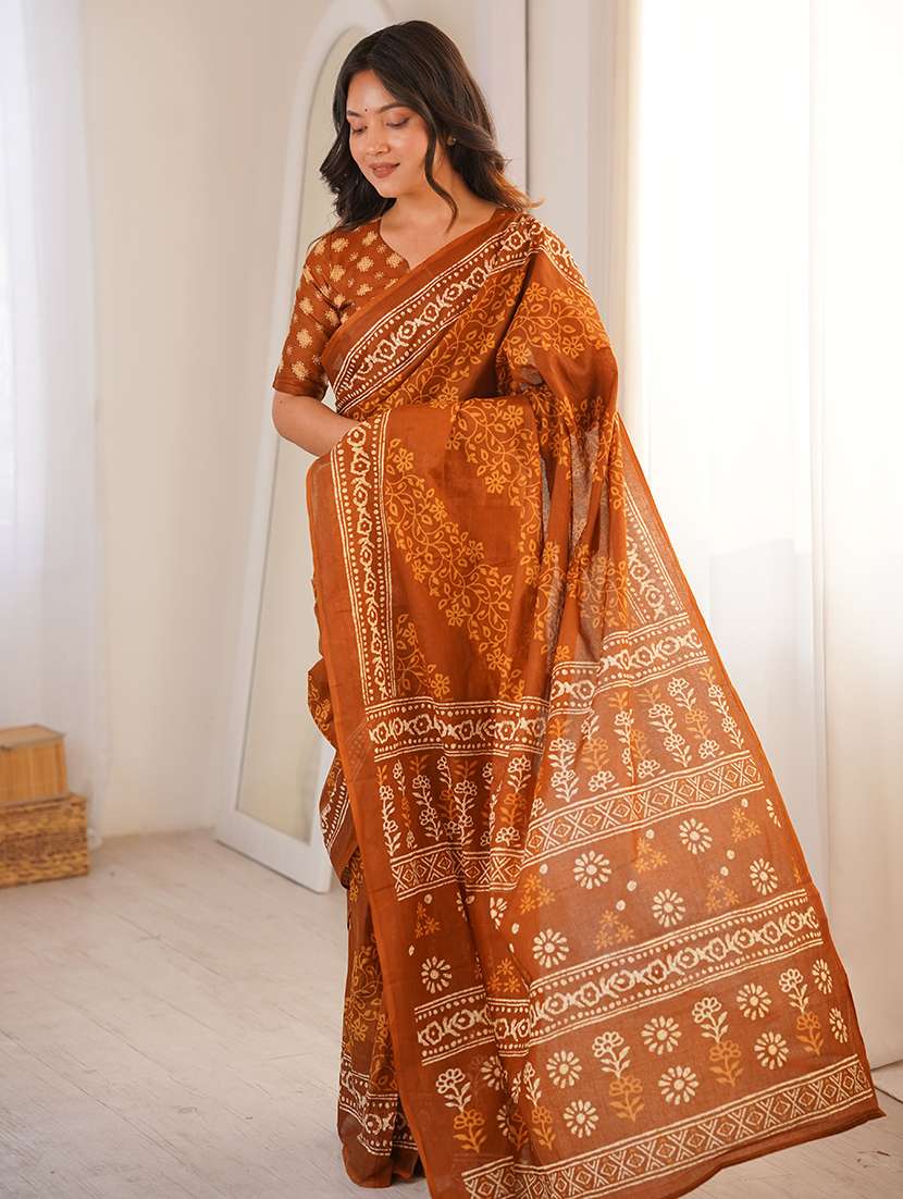 women printed casual wear saree with blouse - 22385481 -  Standard Image - 2