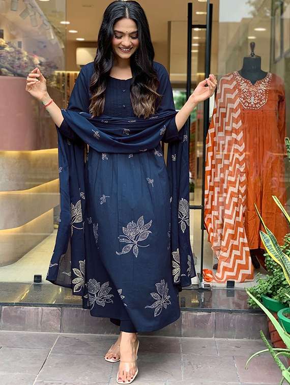 women printed three quarter sleeve kurta pant with dupatta set - 22385492 -  Standard Image - 2