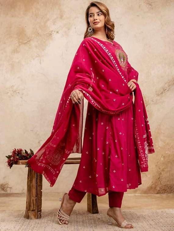 women printed three quarter sleeve kurta pant with dupatta set - 22385520 -  Standard Image - 2