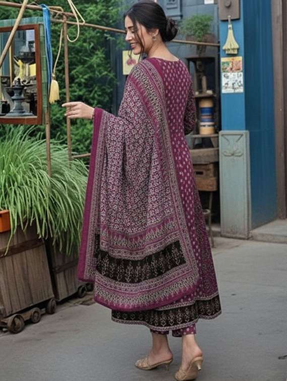women printed three quarter sleeve kurta pant with dupatta set - 22385524 -  Standard Image - 2
