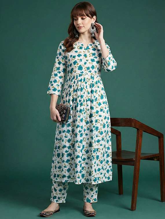 women printed three quarter sleeve kurta pant set
