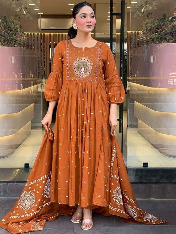 women printed three quarter sleeve kurta pant with dupatta set