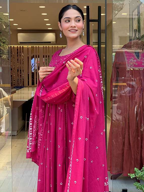 women printed three quarter sleeve kurta pant with dupatta set - 22385547 -  Standard Image - 2