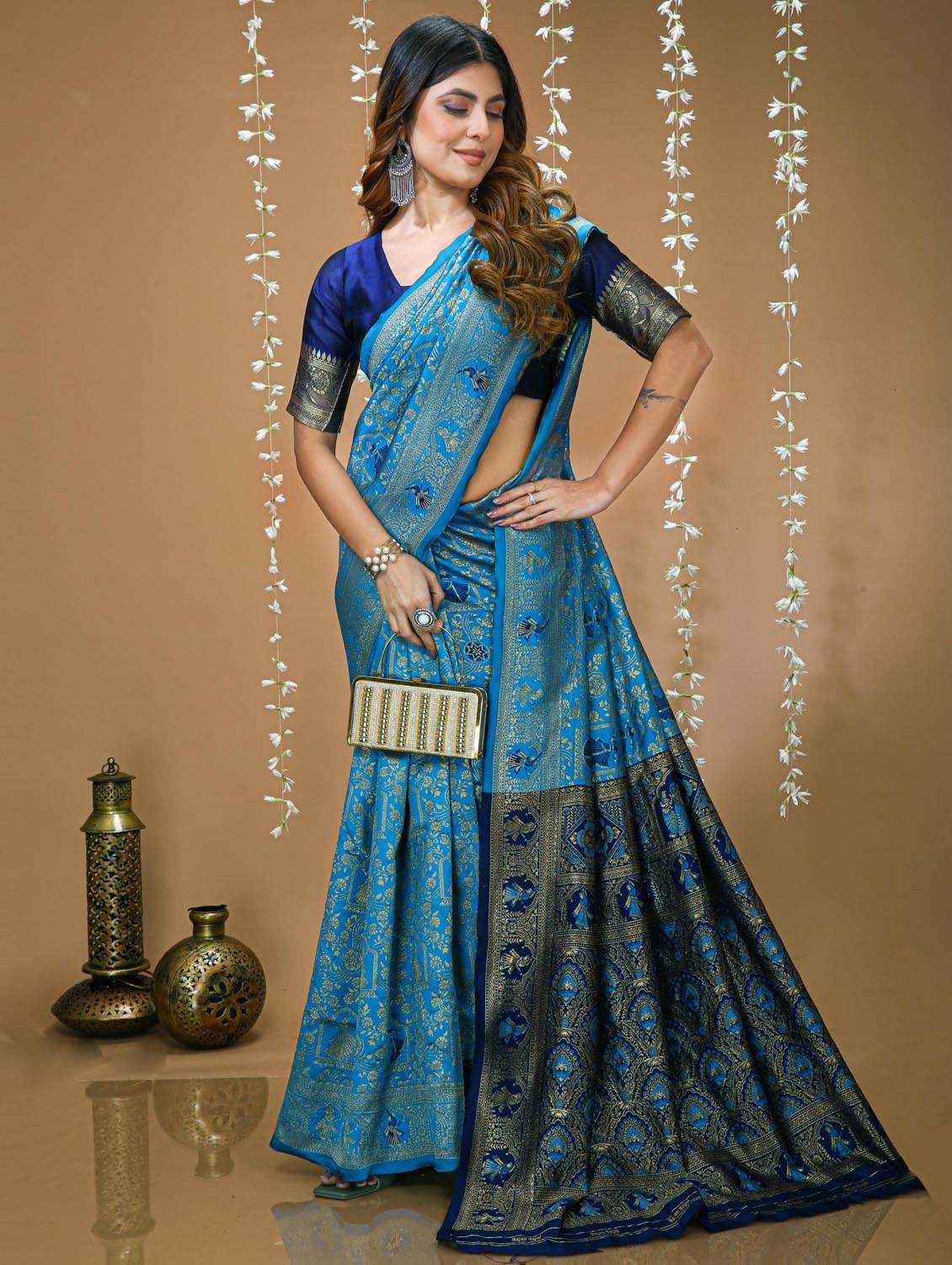 women self design banarasi saree with blouse - 22385597 -  Standard Image - 2