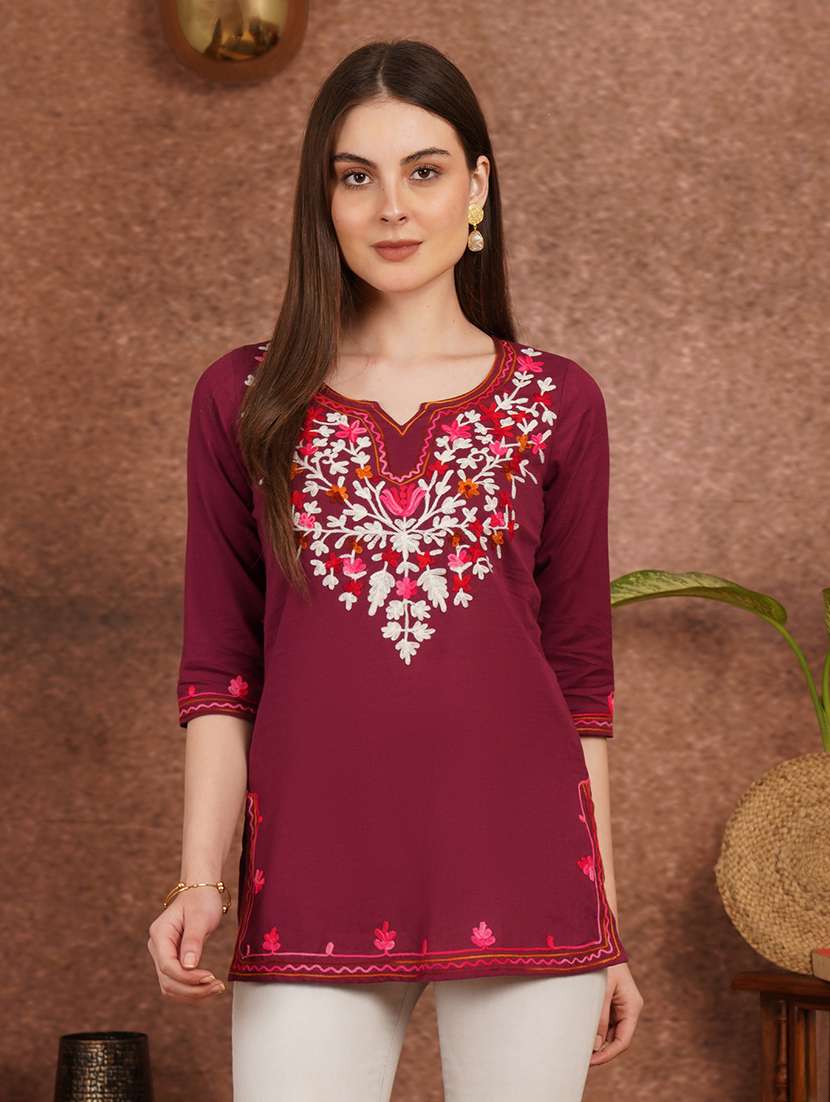 women solid with work notch neck straight kurti