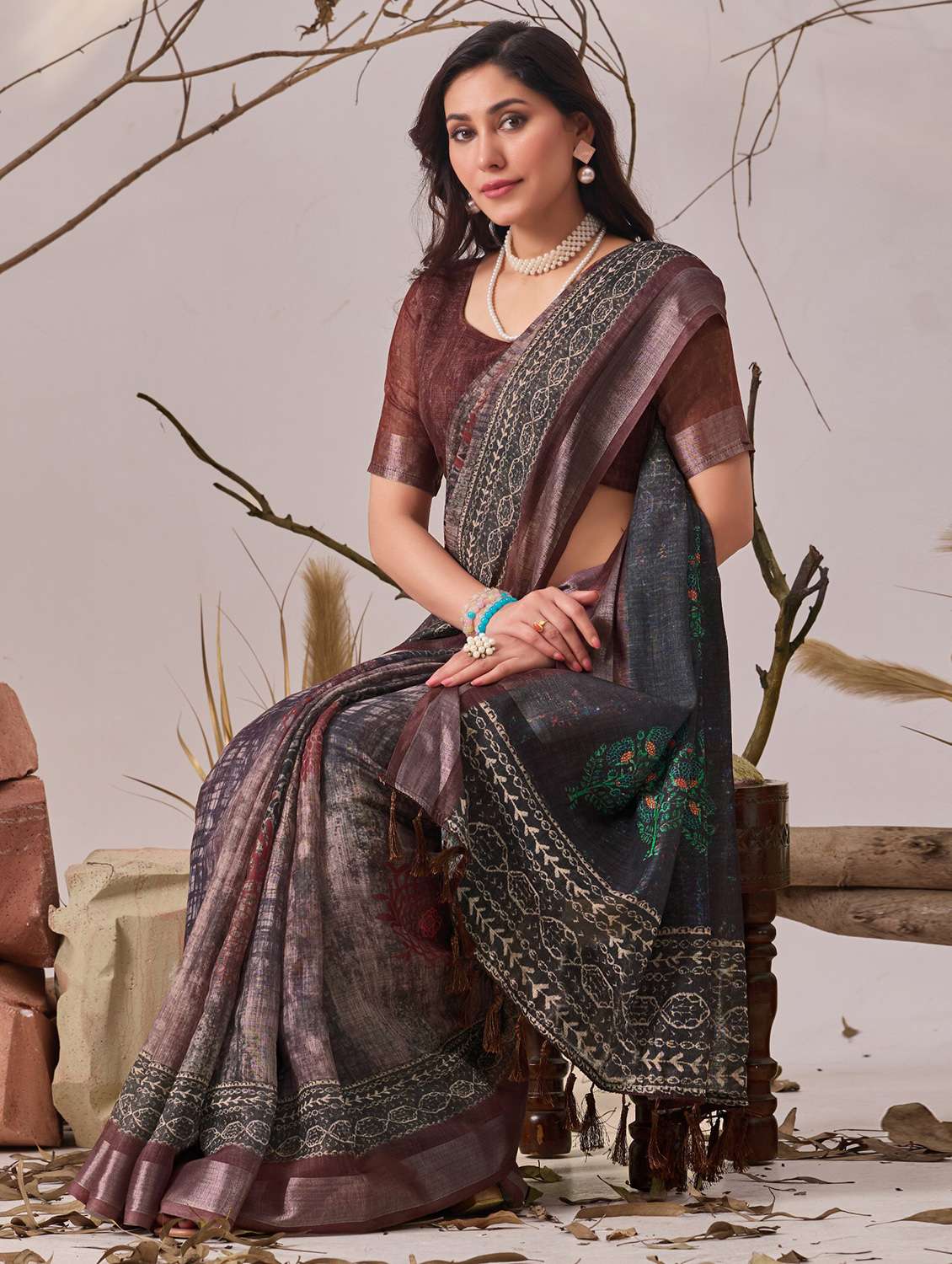 women printed handloom saree with blouse - 22388796 -  Standard Image - 2