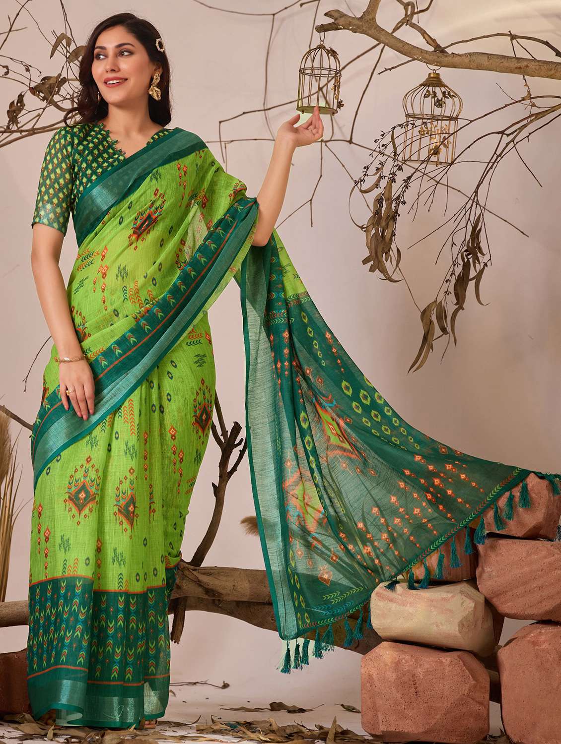 women printed handloom saree with blouse - 22388810 -  Standard Image - 2