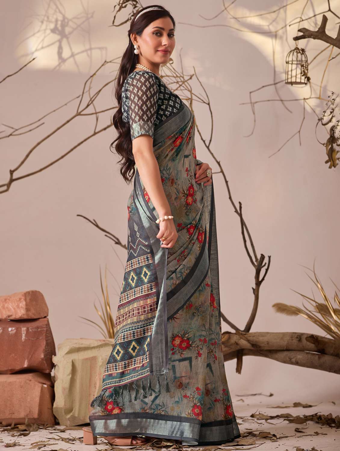 women printed casual wear saree with blouse - 22388814 -  Standard Image - 2