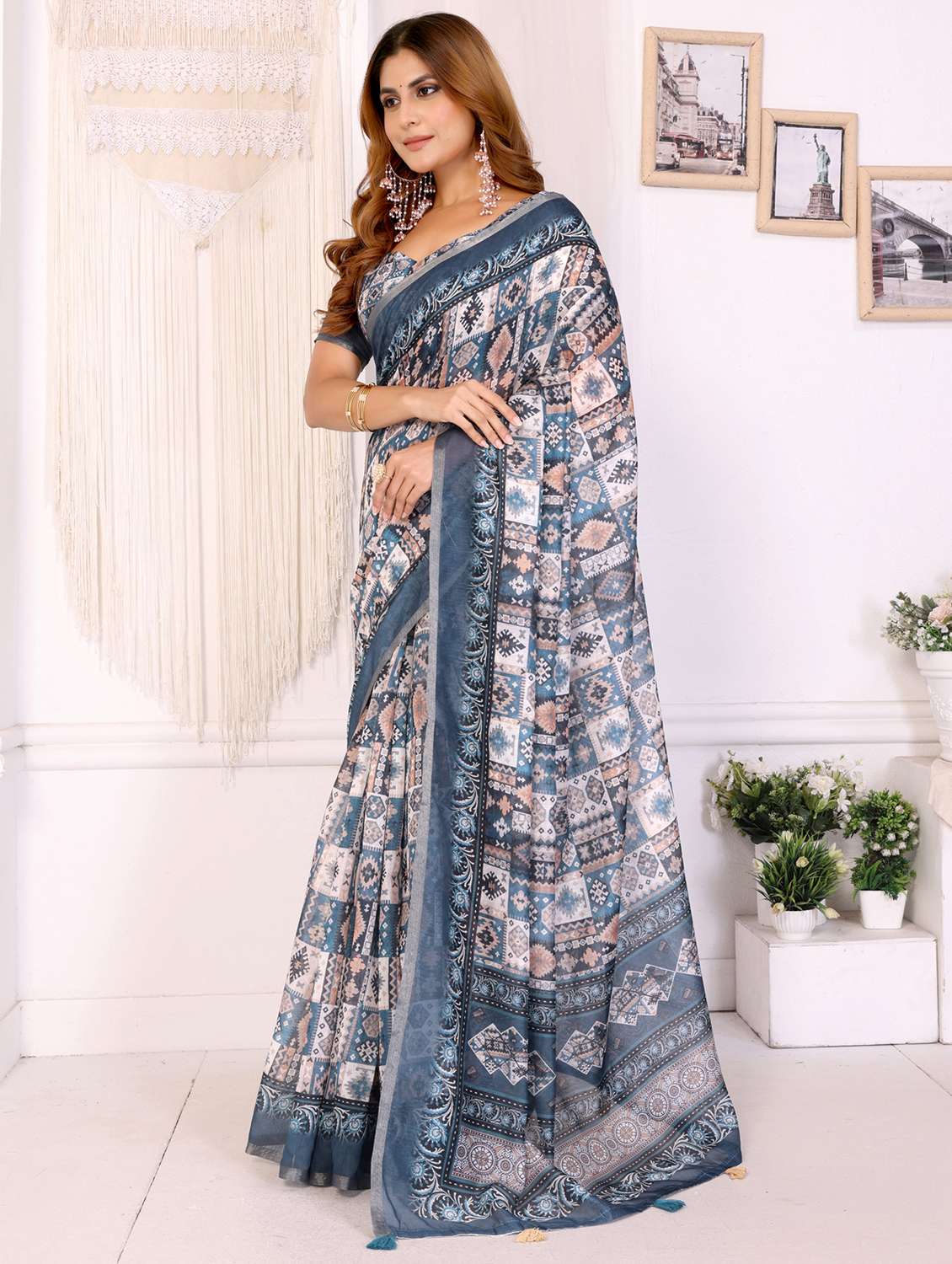 women printed casual wear saree with blouse - 22388965 -  Standard Image - 2