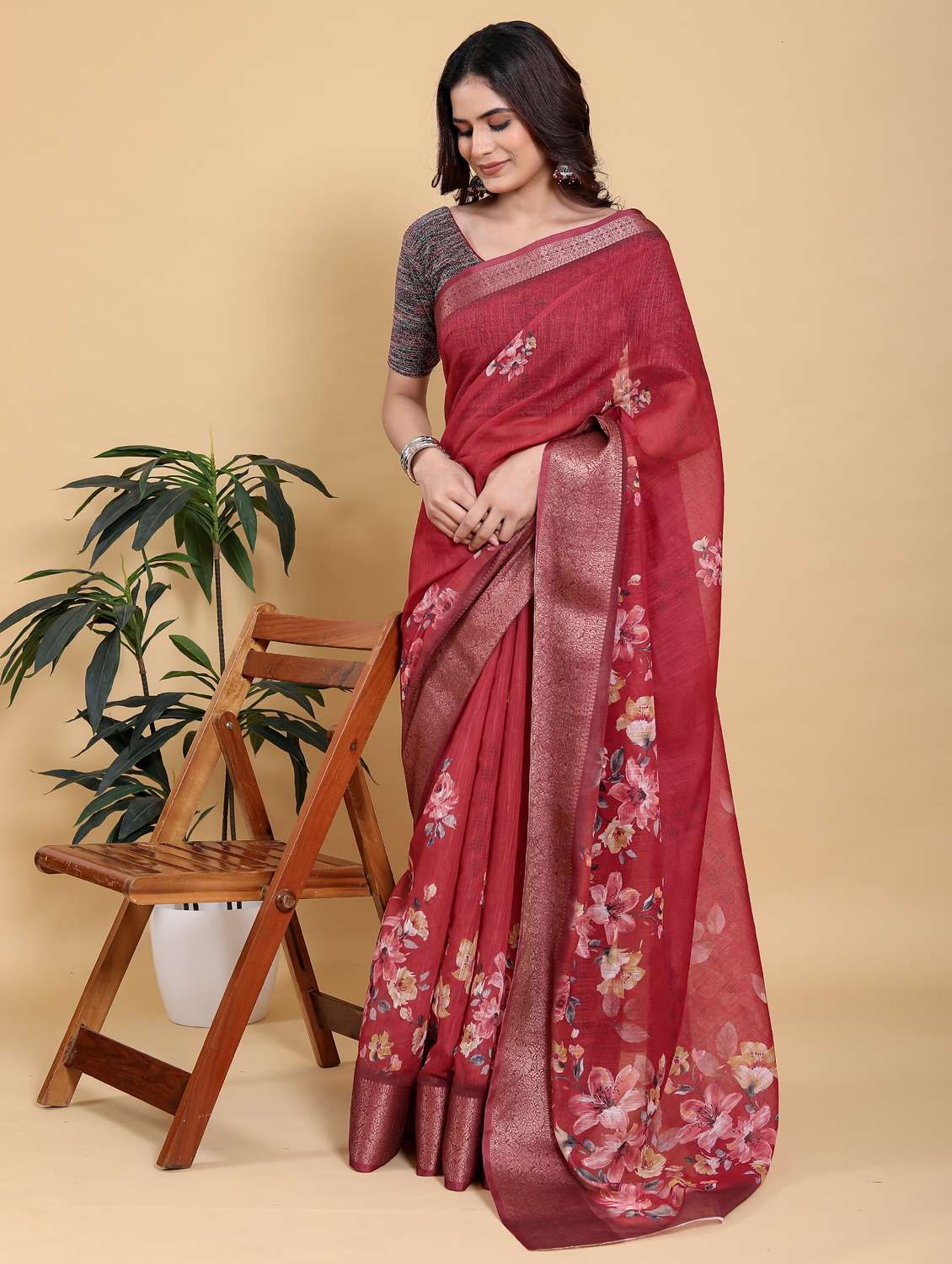 women printed casual wear saree with blouse - 22389010 -  Standard Image - 2