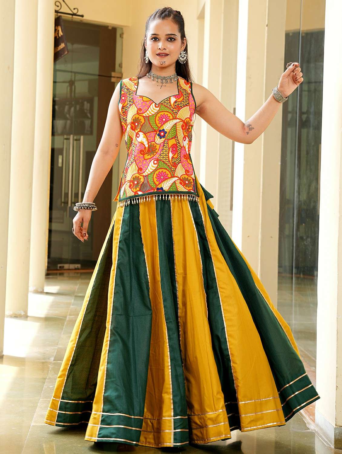 women color block flared semi-stitched lehenga - 22389709 -  Standard Image - 2