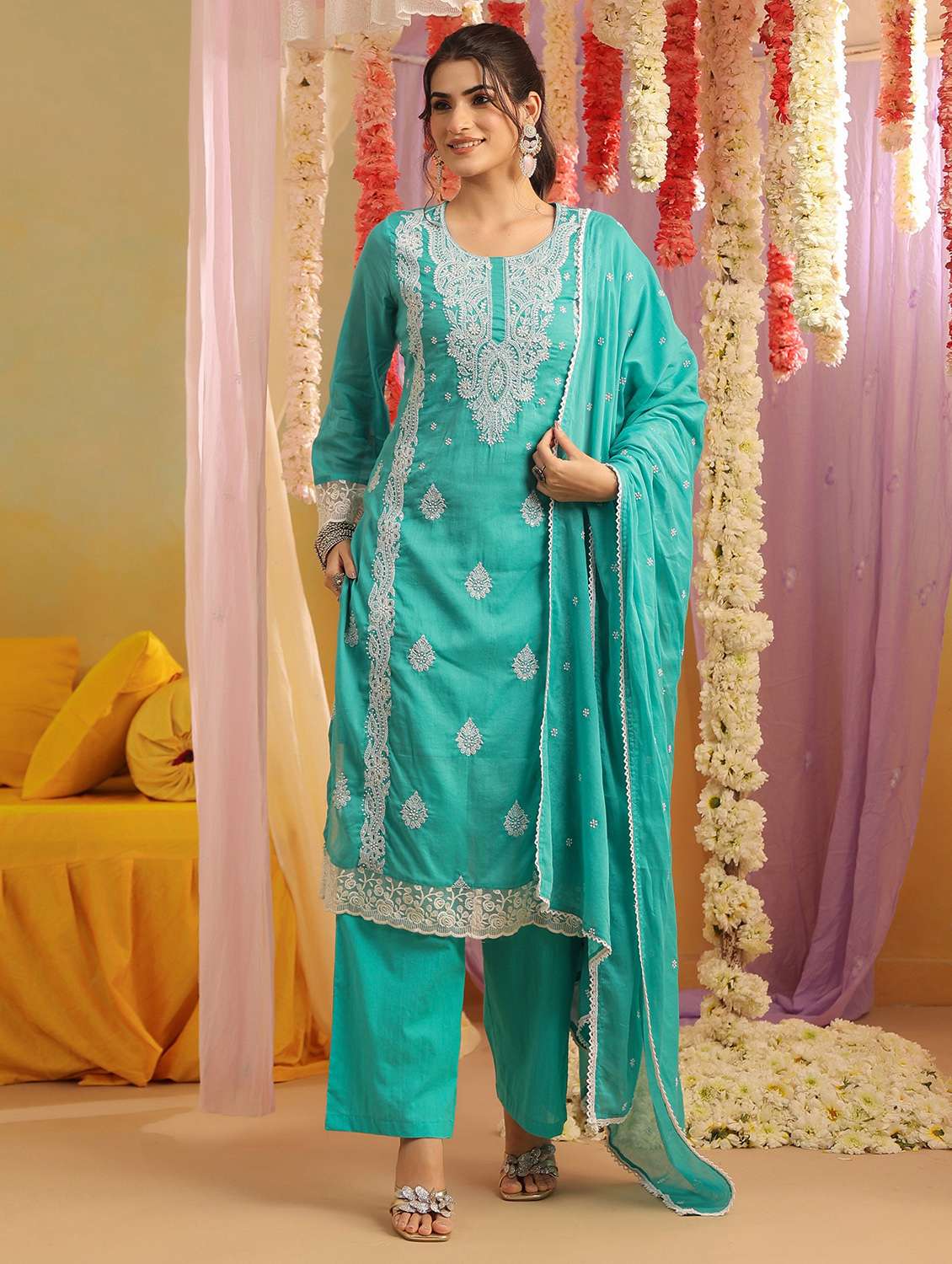 women solid with work round neck kurta pant with dupatta set