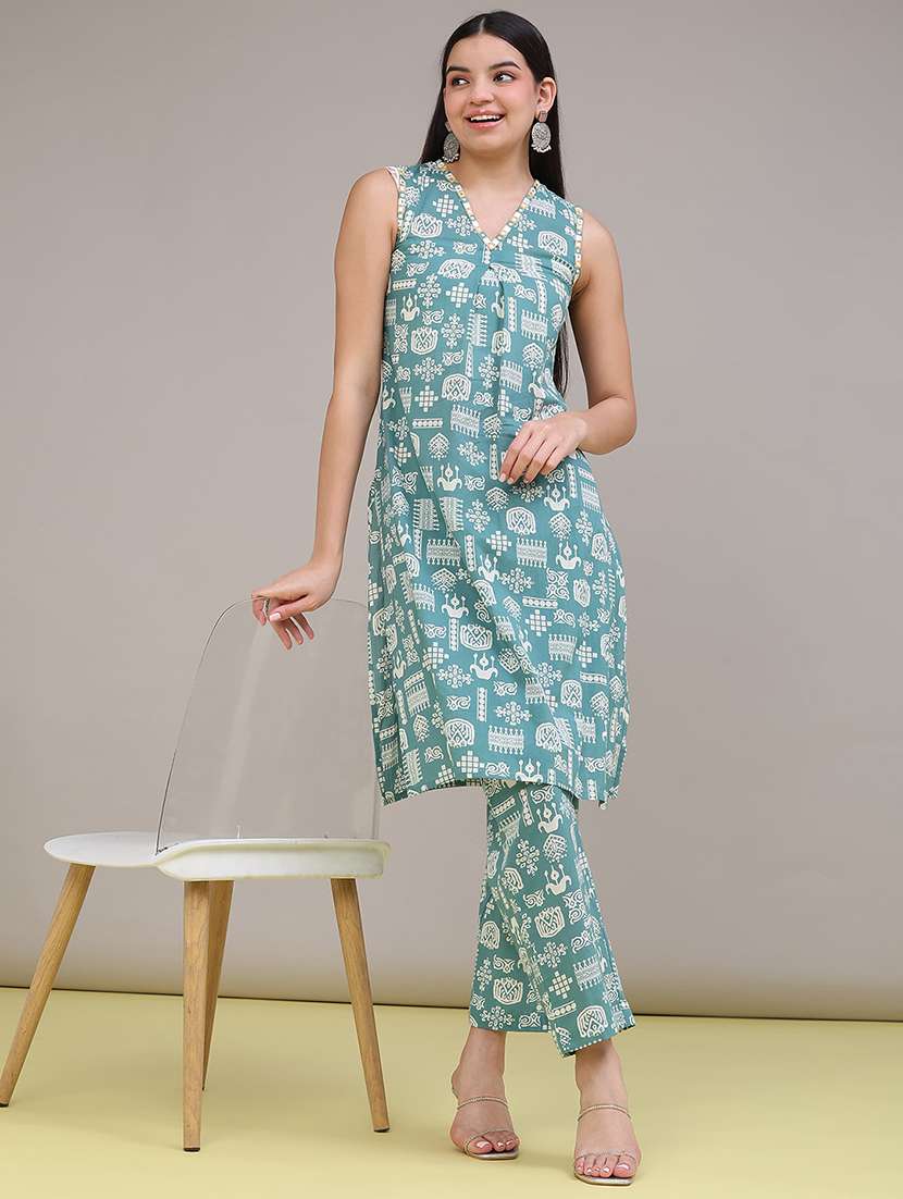 women printed sleeveless kurta pant set