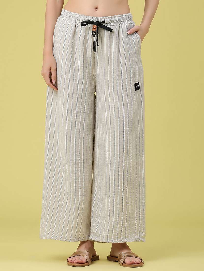 women printed mid rise wide leg trouser