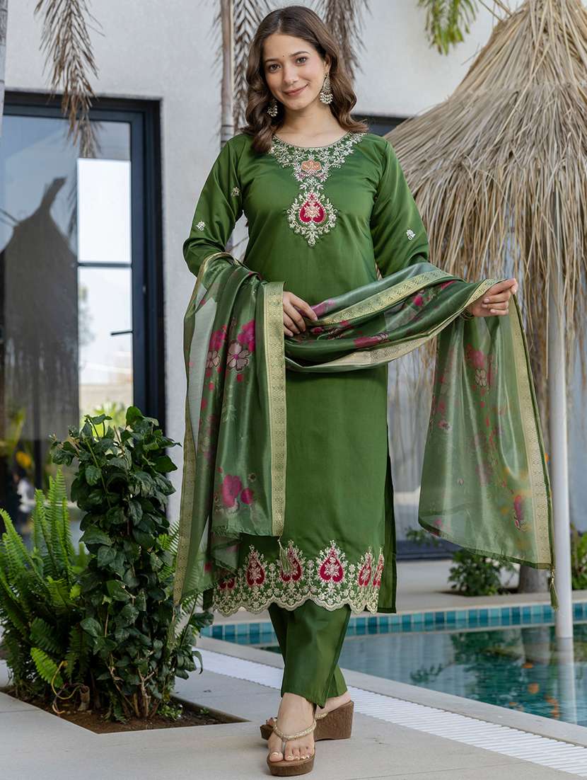 women solid with work three quarter sleeve kurta pant with dupatta set