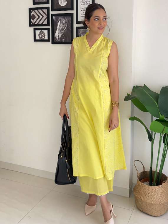 women printed sleeveless kurta palazzo set - 22392795 -  Standard Image - 2