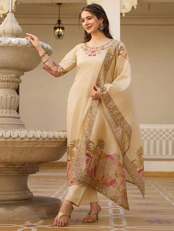 women solid with work three quarter sleeve kurta pant with dupatta set