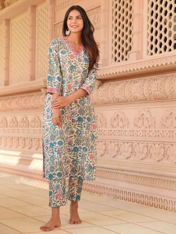 women printed three quarter sleeve kurta pant set