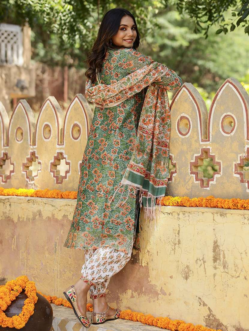 women floral three quarter sleeve kurta salwar with dupatta - 22393499 -  Standard Image - 2