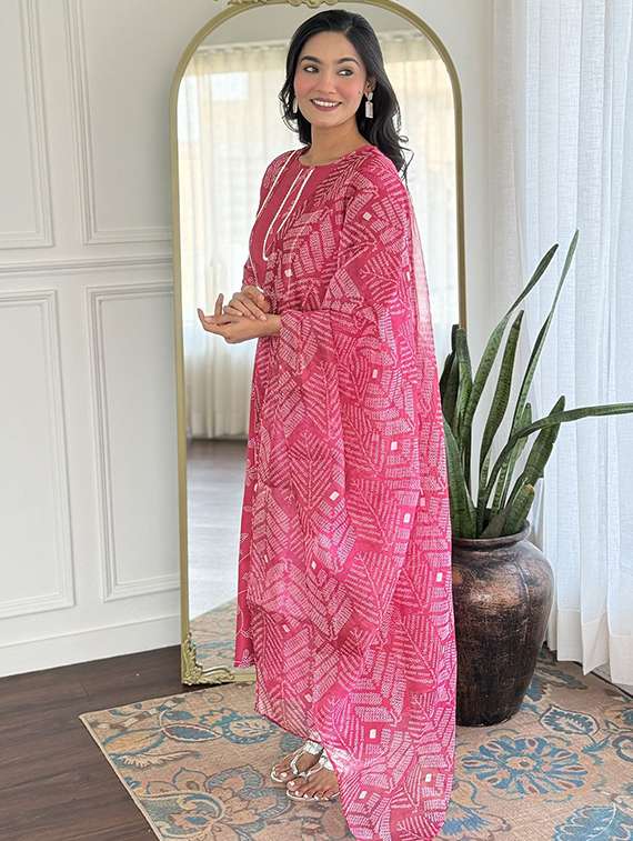 women floral three quarter sleeve kurta pant with dupatta set - 22393517 -  Standard Image - 2