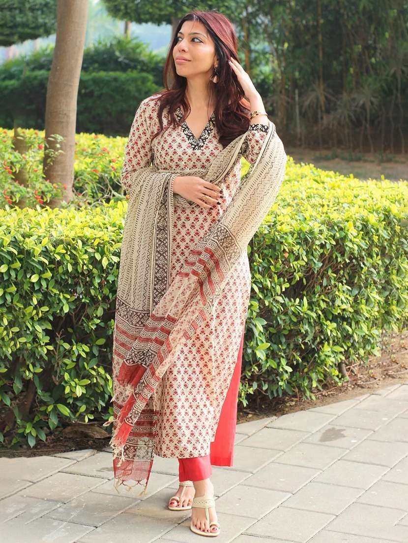 women printed three quarter sleeve kurta pant with dupatta set - 22393555 -  Standard Image - 2