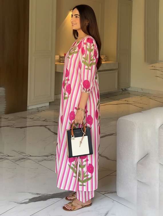 women printed three quarter sleeve kurta pant set - 22393560 -  Standard Image - 2