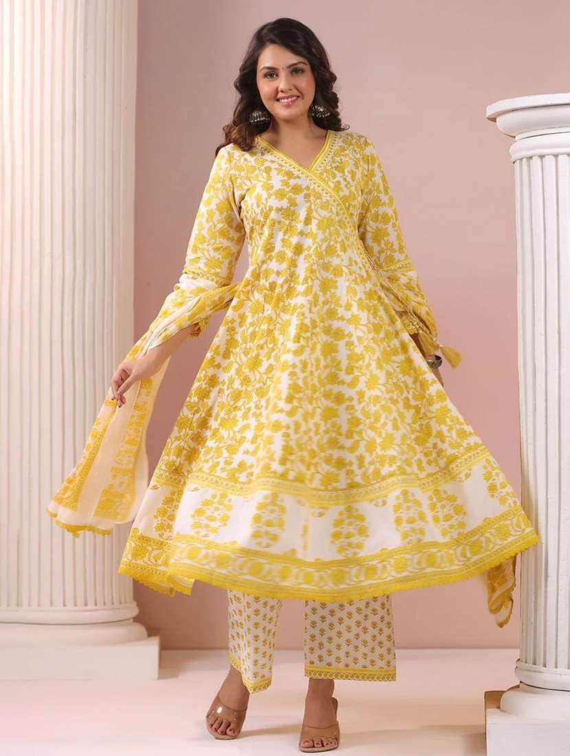 women floral three quarter sleeve kurta pant with dupatta set - 22393609 -  Standard Image - 2