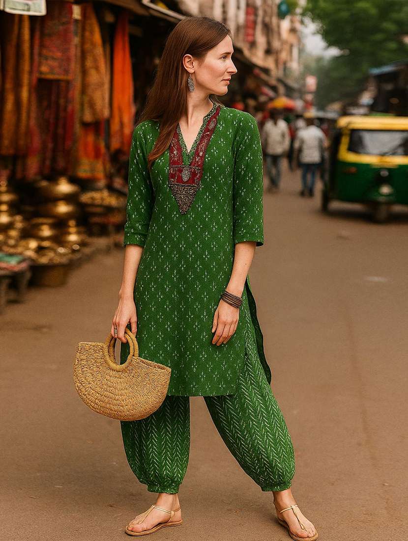 women printed three quarter sleeve kurta salwar set