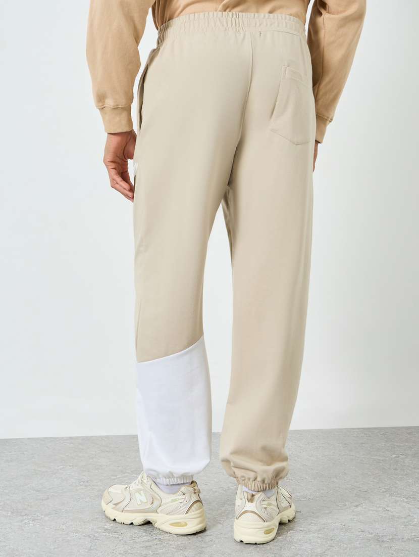 men color block mid rise relaxed fit jogger - 22394914 -  Standard Image - 2