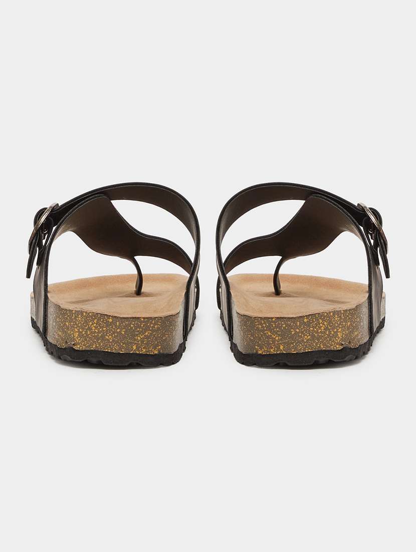 men solid one toe sandal  - 22395019 -  Standard Image - 2