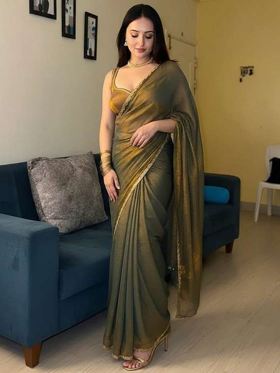 women solid with embellished bordered saree with blouse