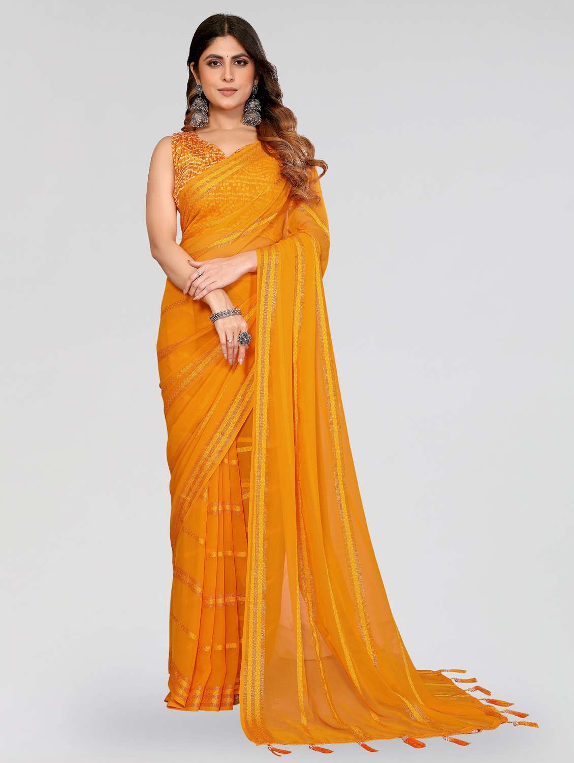 women self design plain saree with blouse