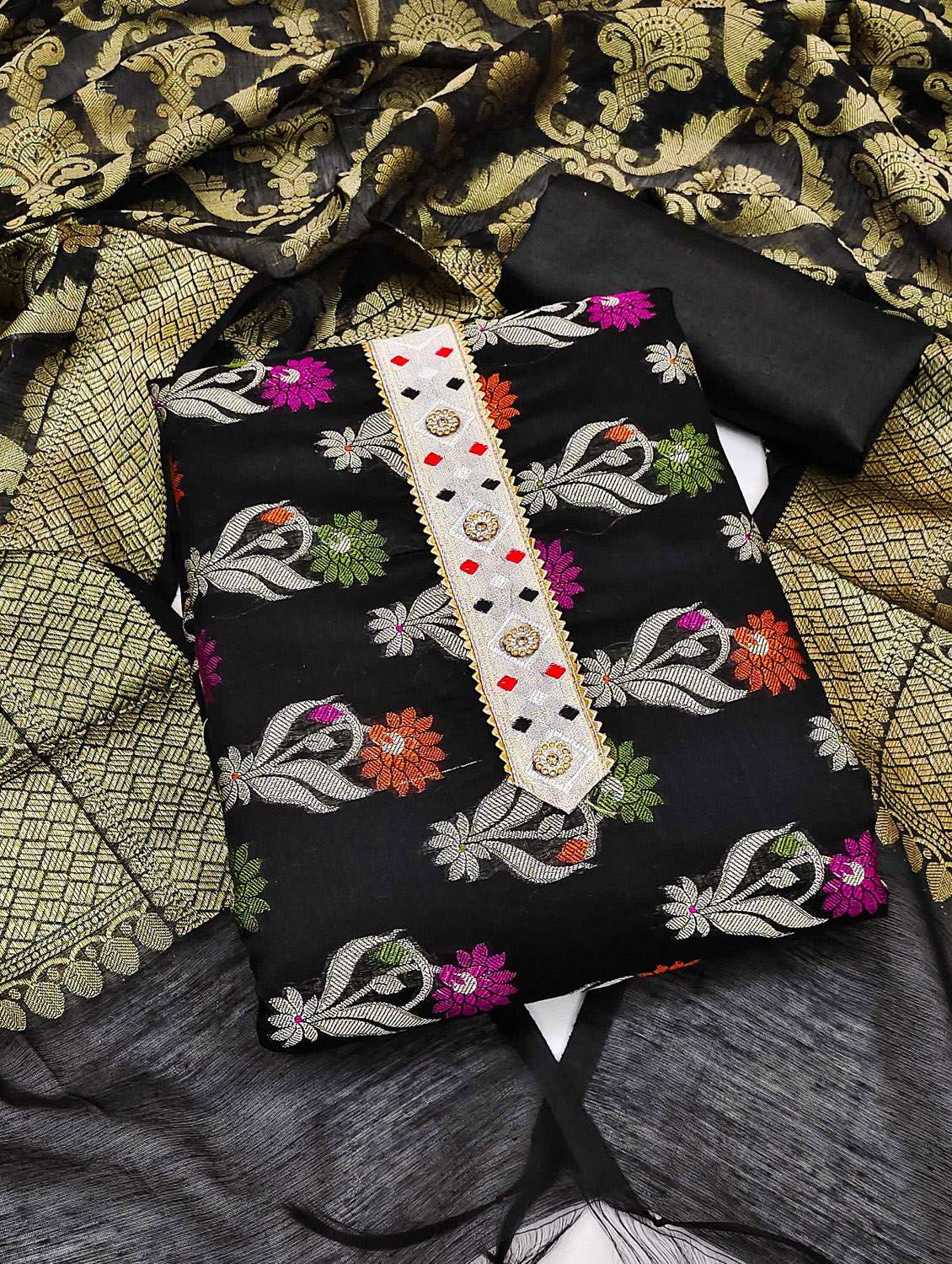 women self design unstitched suit set