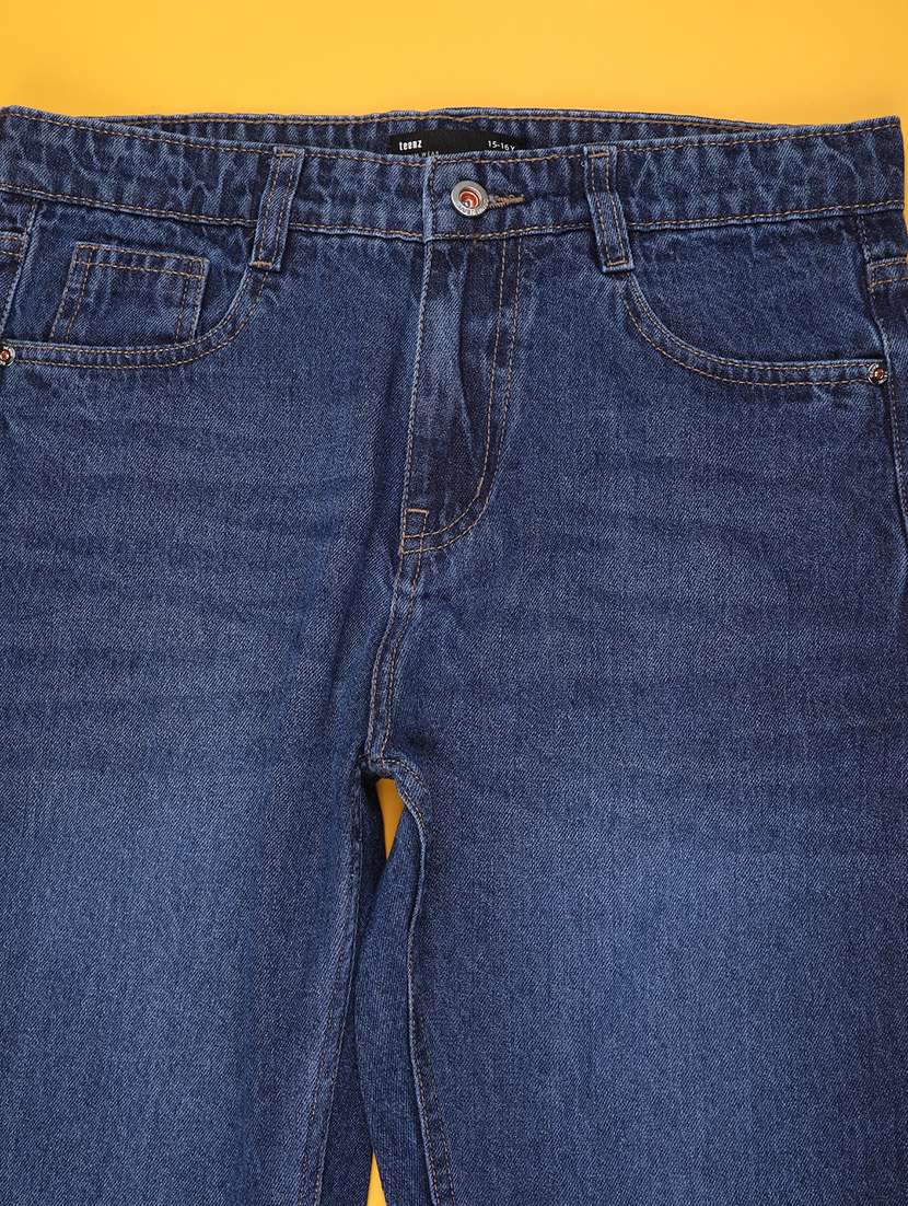 blue denim plain jean - 22397783 -  Standard Image - 2
