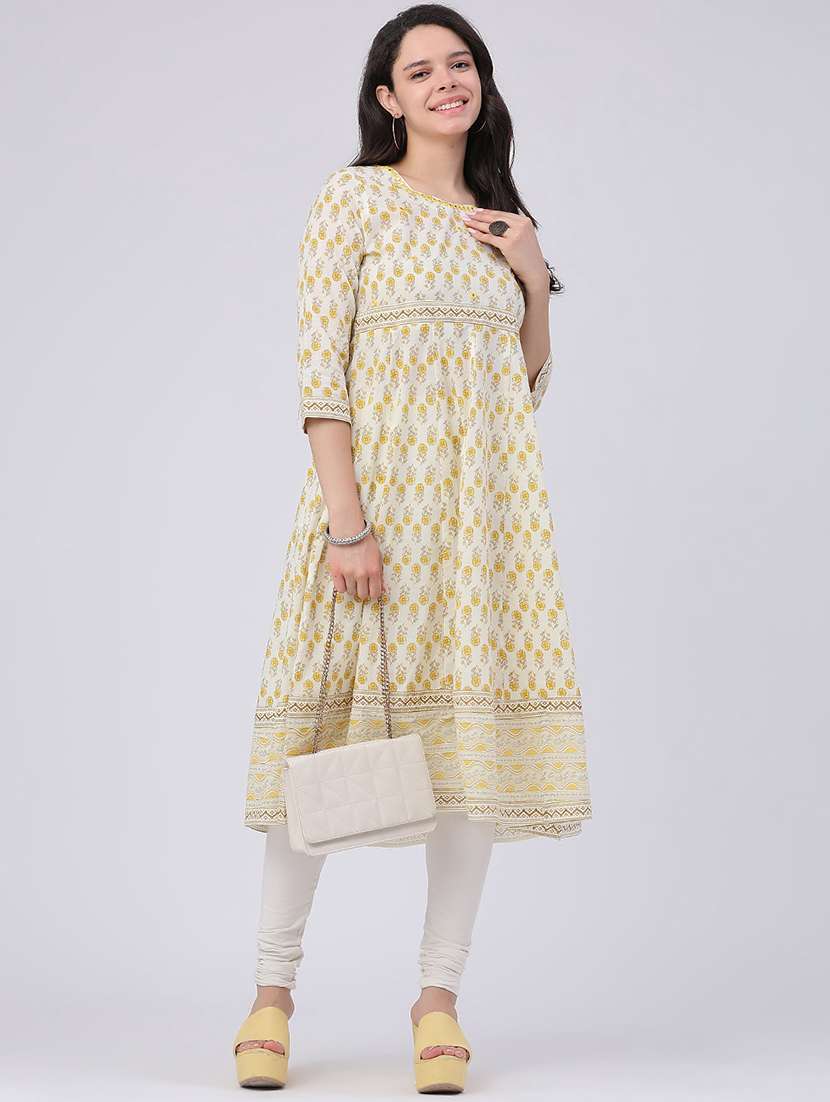 women printed three quarter sleeves flared kurta