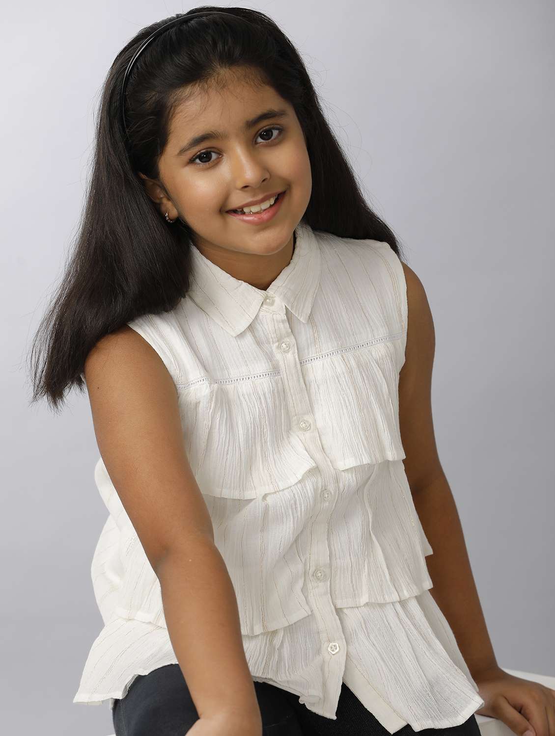 tiered sleeveless white shirt collar top - 22404275 -  Standard Image - 2