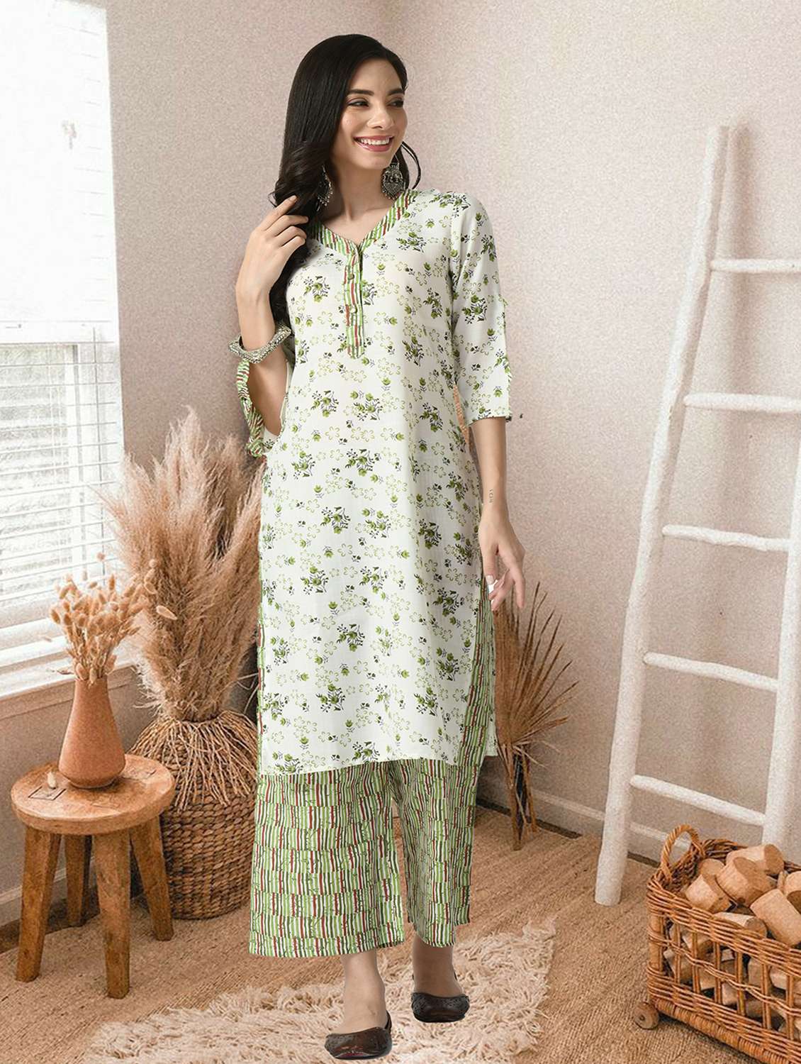women floral three quarter sleeve kurta palazzo with dupatta set - 22404307 -  Standard Image - 2