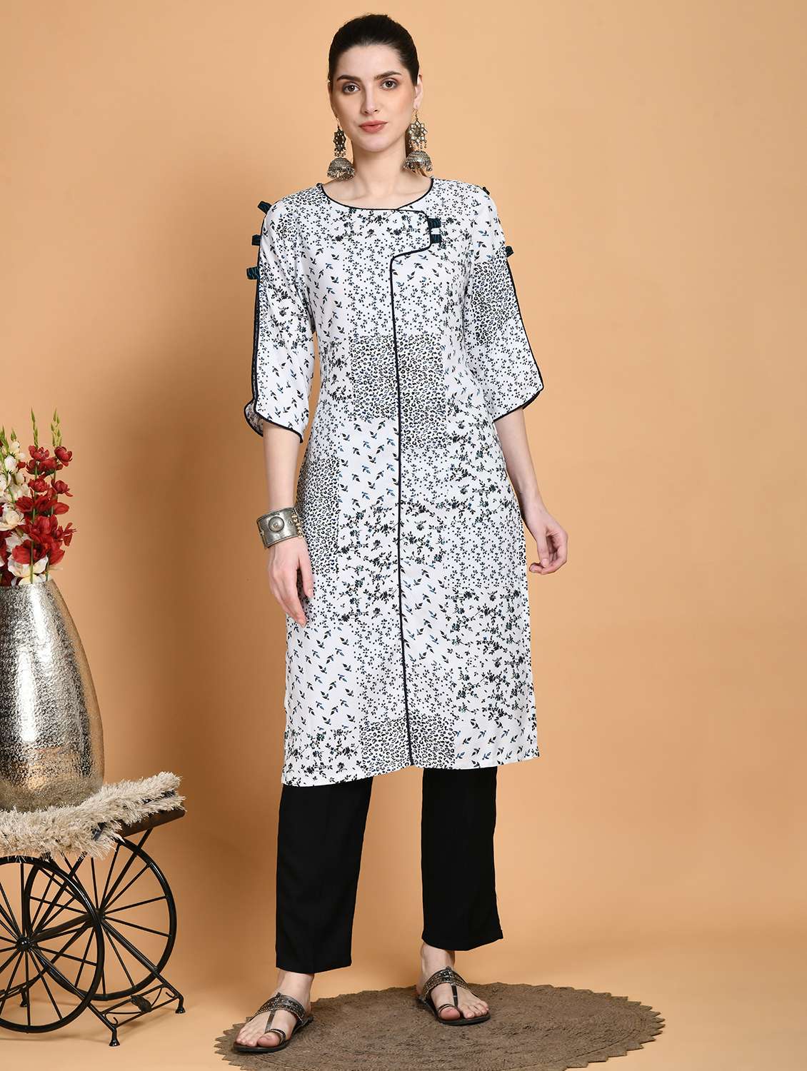women printed slit sleeve straight kurta - 22404313 -  Standard Image - 2