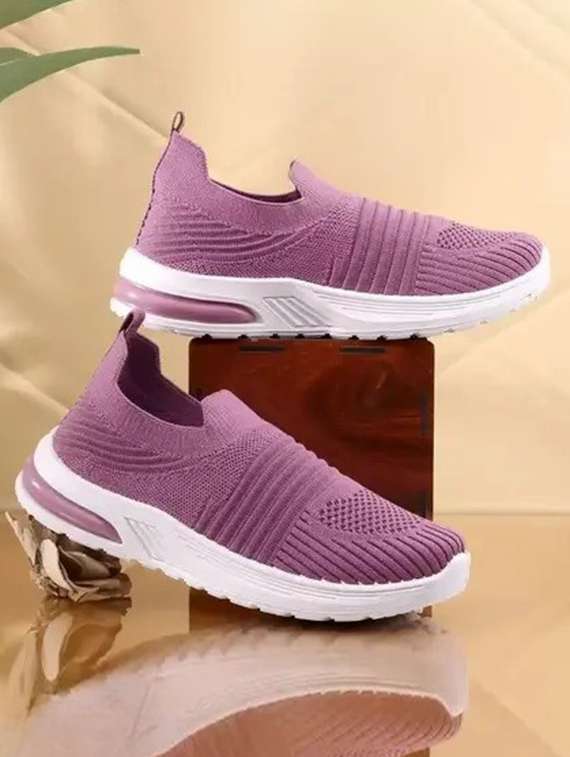 women solid slip on casual shoe