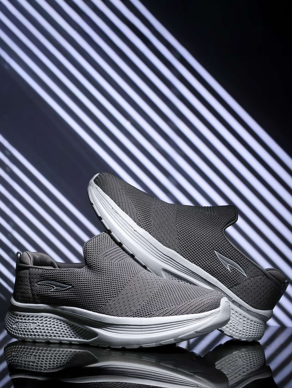 men grey slip on sport shoe