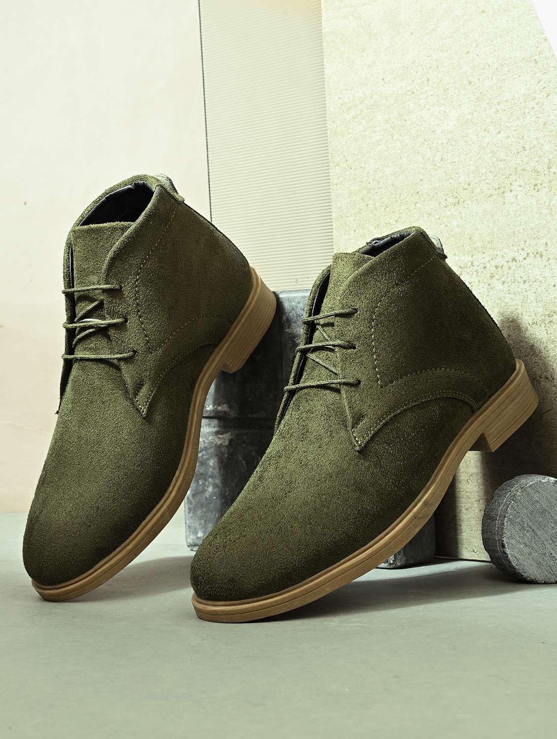 men solid lace up boot