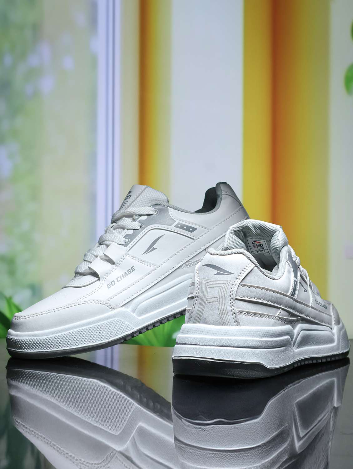 men solid lace up sneaker